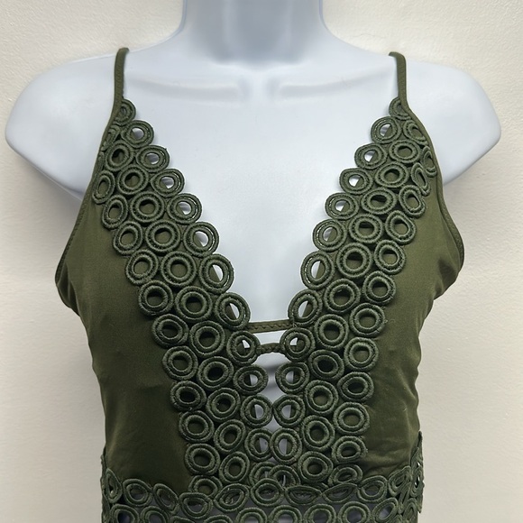 Becca Siren One Piece Swimsuit Bathing Suit Eyelet Boho Moss Green Size L Large - Picture 3 of 10